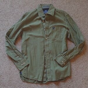 American Eagle Outfitters Green Casual Button Down Shirt